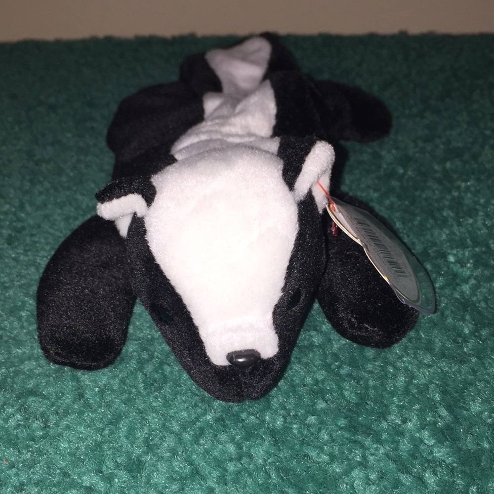 Skunk beanie baby